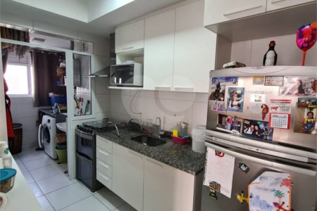 Condominio Clube apto 02 dormitórios(reversível para 03, sendo 01 suíte com 1 vaga.