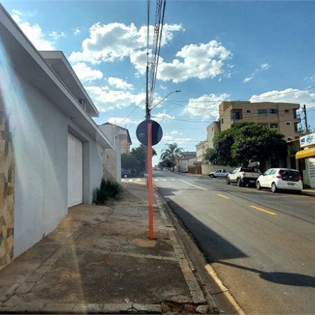 Casa à venda com 5 quartos, sendo 1 suíte, em Jardim Santa Paula, São Carlos, SP