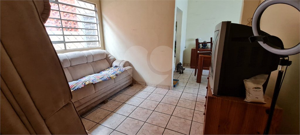 Casa térrea para venda em Araraquara.