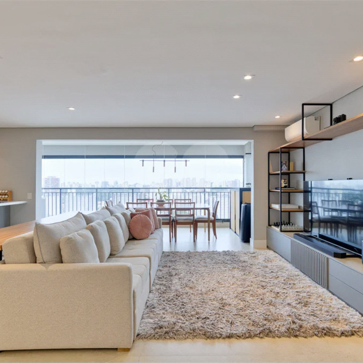 Apartamento à venda com 2 suítes em Santo Amaro, São Paulo, SP