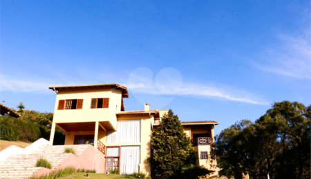 Casa à venda com 4 suítes no condomínio Quebec Ville, São Roque - SP