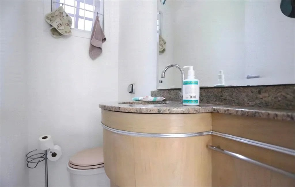 Encante-se com esta casa em condomínio na Vila Gomes!