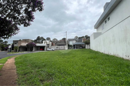 Lote de esquina à venda no Condomínio Faixa Azul