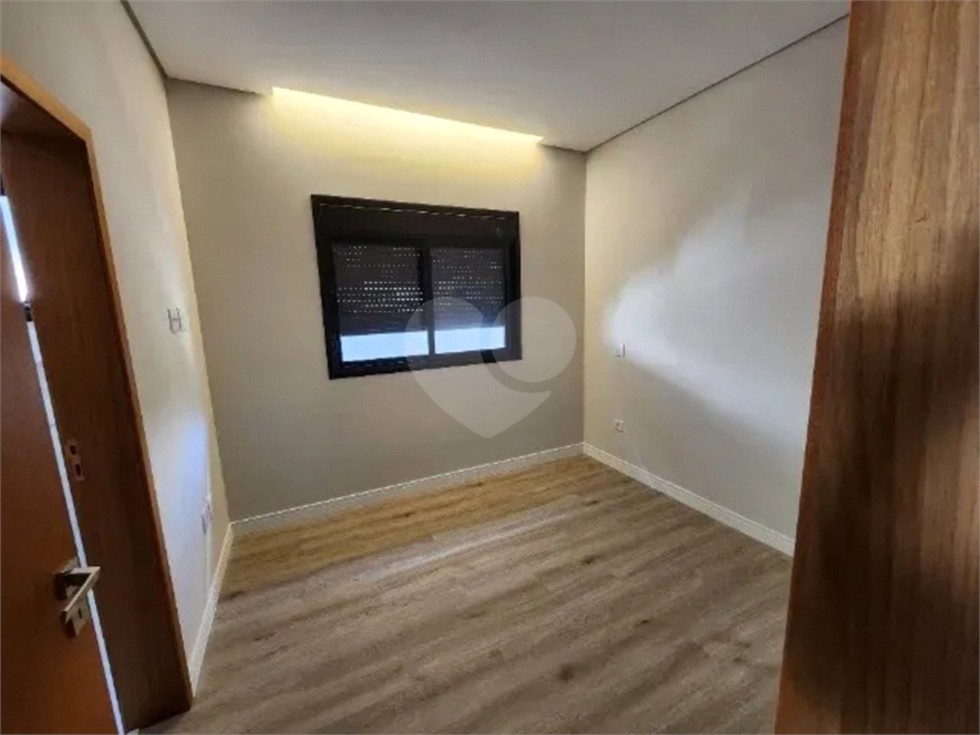 CASA A VENDA 280M², 4 DORMITORIOS, 4 SUITES, 4 VAGAS - URBANOVA - SÃO JOSÉ DOS CAMPOS/SP.