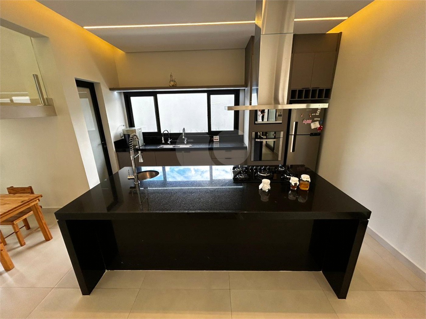 Casa de alto padrão para venda no condomínio Damha III.