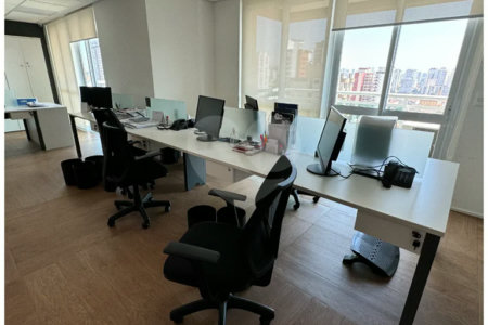 Conjunto comercial com 223,38 m² à venda na Vila Carrão