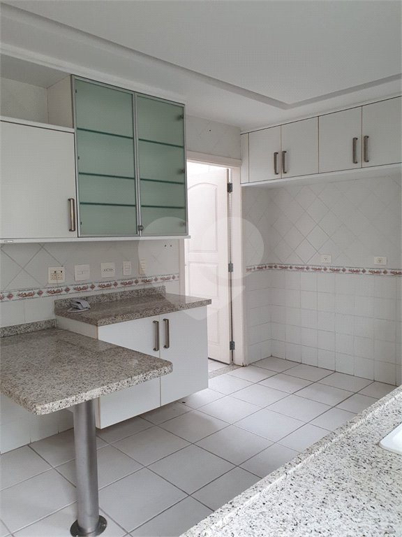 Casa à venda com 2 quartos, sendo 1 suíte, no condomínio Flamboyant, São Paulo - SP