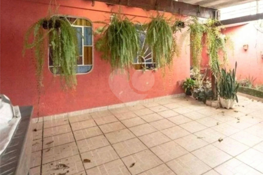 Sobrado à venda com 3 dormitórios na Vila Carrão