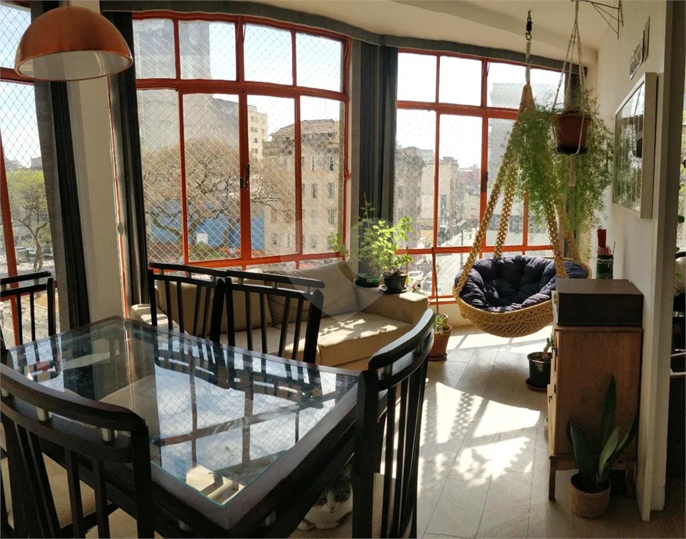 Apartamento e Sala Comercial no centro de São Paulo.