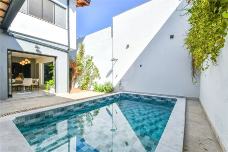 Sobrado à venda com 4 quartos, sendo 1 suíte, em Vila Cruzeiro, São Paulo, SP