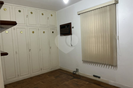 Sobrado à venda na Liberdade!