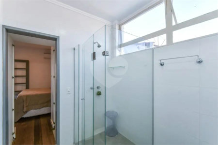 Sobrado à venda com 4 quartos, sendo 1 suíte, em Vila Cruzeiro, São Paulo, SP