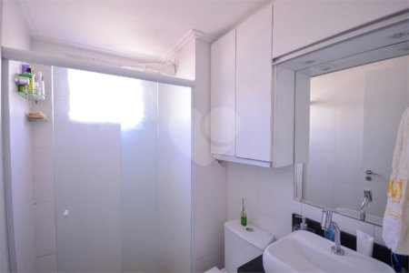 Oportunidade Apartamento mobiliado á venda na saude com 60m² com 2 dorm e 2 vaga. Aceita e estuda Permuta ( sujeito a avaliação).