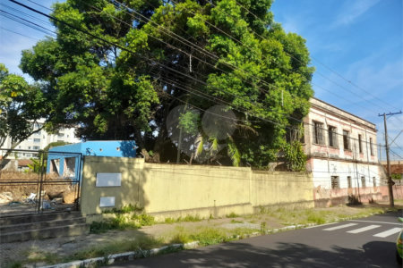 Terreno Comercial à Venda na Av. Teixeira de Barros – Rua Larga
