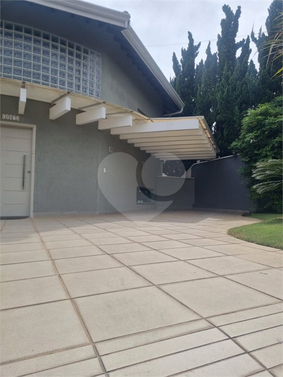 Sobrado à venda ou para alugar com 3 suítes em Villaggio Capríccio, Louveira, SP