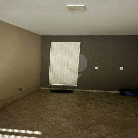 Casa Térrea 2 dormitórios 1 suíte.