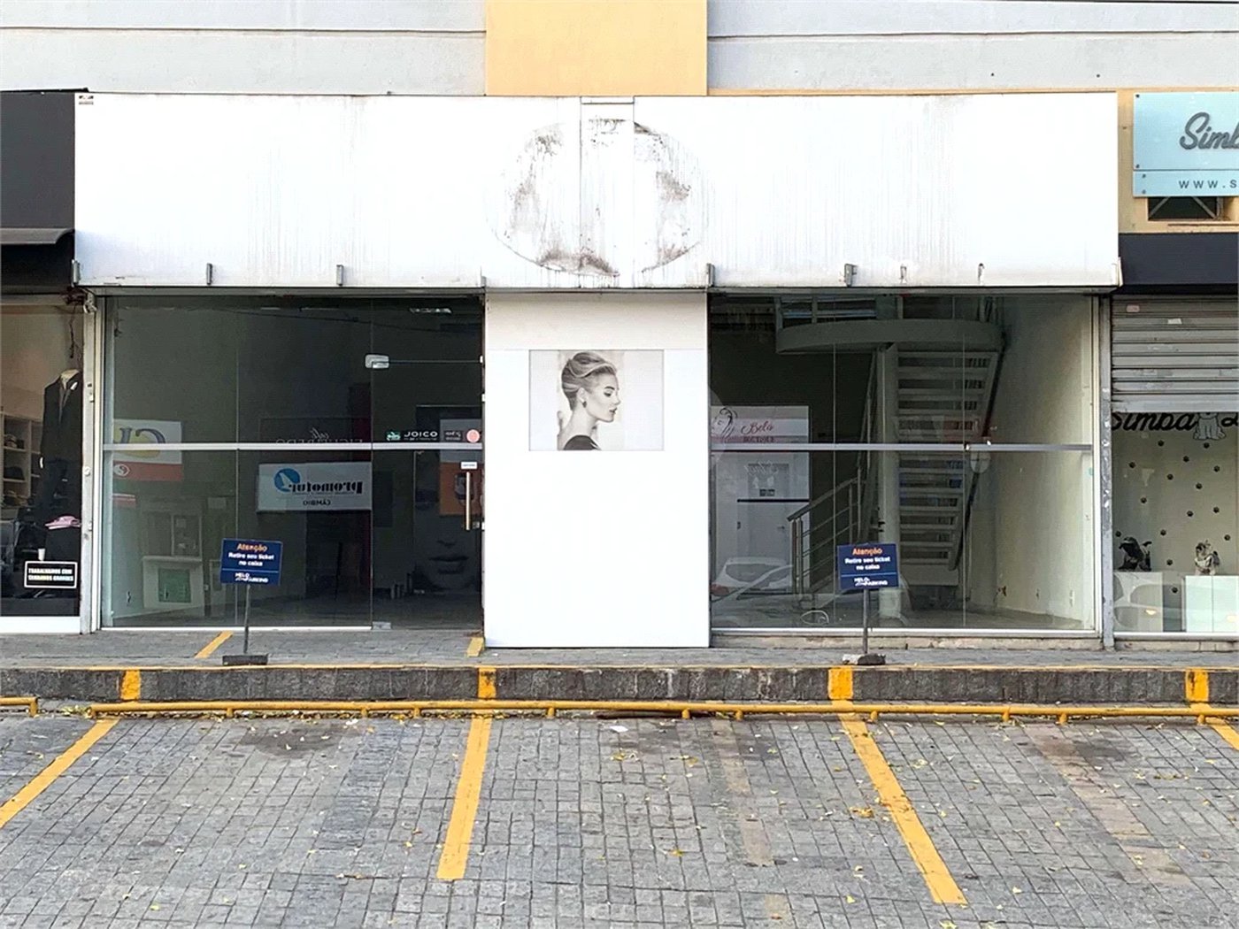 Aluga-se loja de rua, 230 m2, no Portal do Morumbi