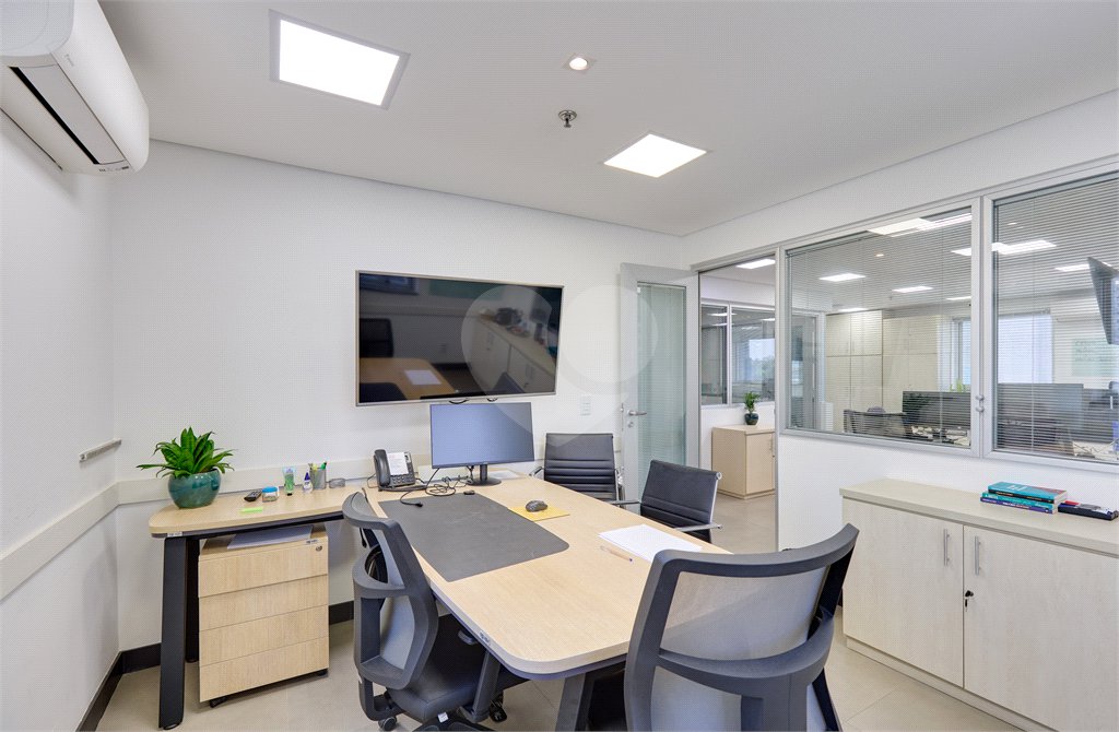 Sala comercial á venda em Santo Amaro, São Paulo - SP