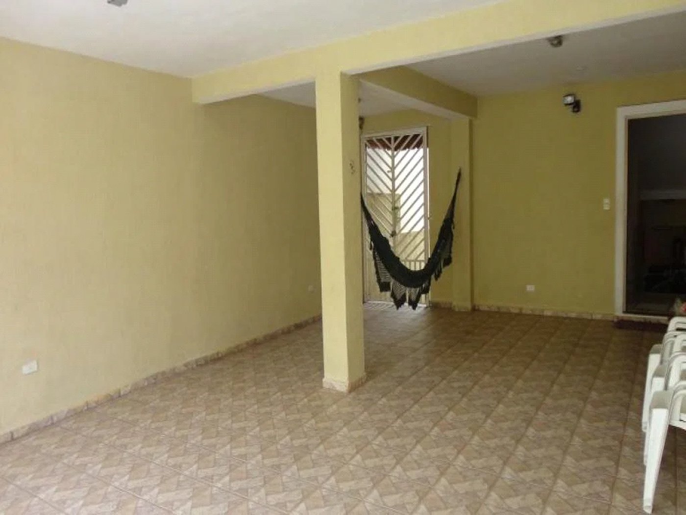Casa à venda com 3 quartos, sendo 1 suíte,  em Jardim Esmeralda, São Paulo, SP