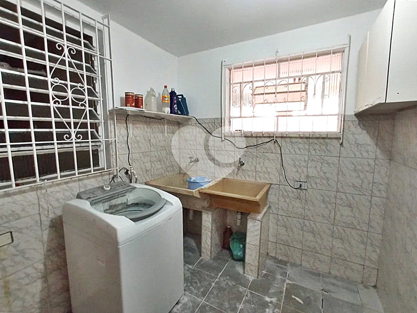 Casa Santa Teresinha | 4 Suítes | 280m² | 3 Vagas | Excelente Localização