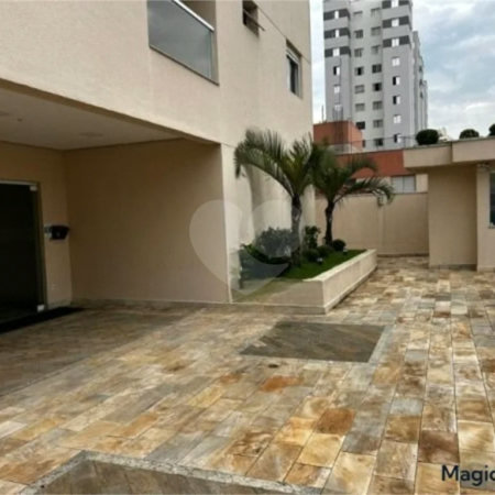 Apartamento com 138m², 3 dormitórios, sendo 3 suítes, 2 vagas de garagem, à venda na Vila Valparaiso em Santo André.