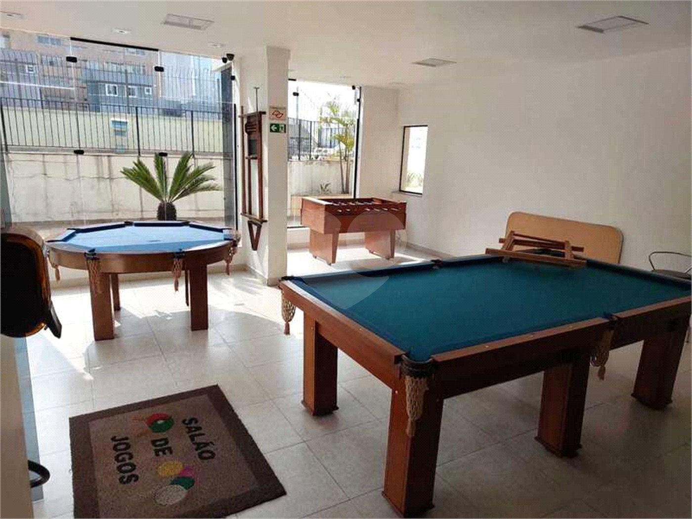 APARTAMENTO COM 125 M2 3 DORMITORIOS, SALA E COZINHA AMPLAS E 3 VAGAS DE GARAGEM. À VENDA EM SANTANA