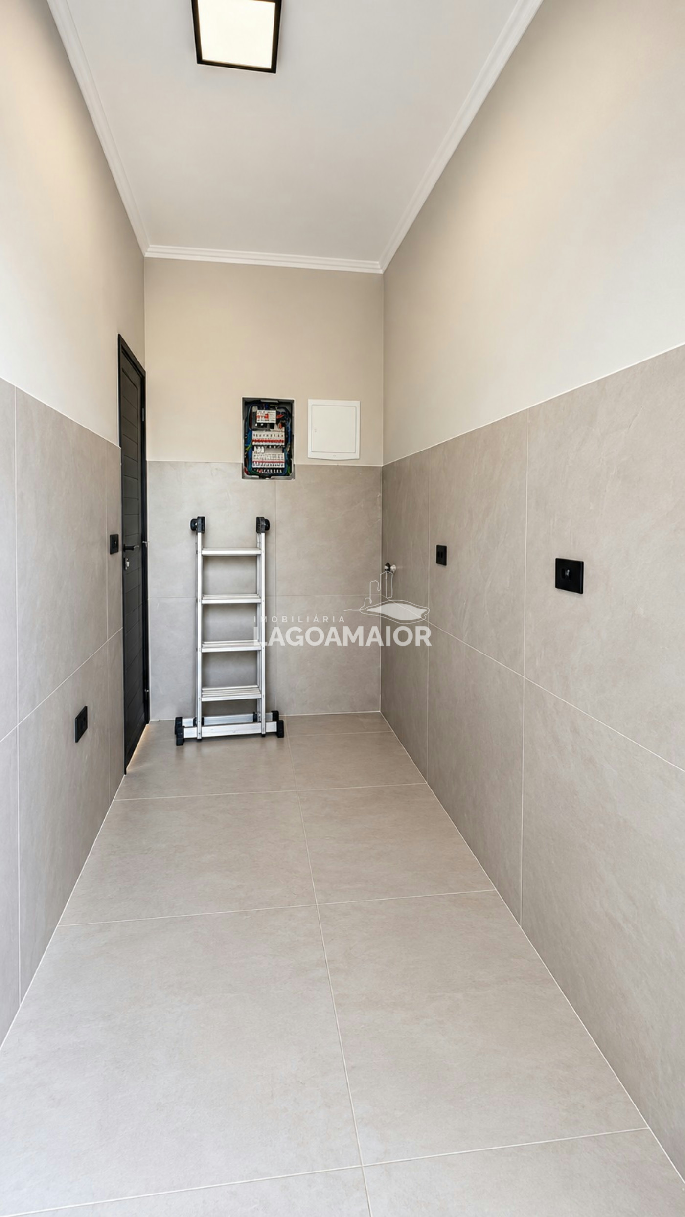 Casa à venda ou para alugar com 4 quartos, sendo 2 suítes, no Centro, Três Lagoas - MS