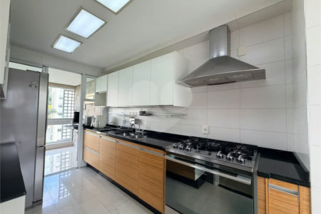 Apartamento à venda com 3 suítes em Vila Mariana, São Paulo, SP