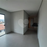Apartamento com 44m2, 2 quartos, banheiro, sala integrada à cozinha, varanda gourmet e 1 vaga