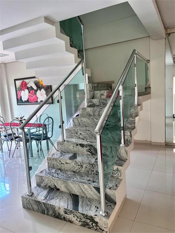 Casa à venda com 6 quartos, sendo 1 suíte, no Centro, Balsas, MA