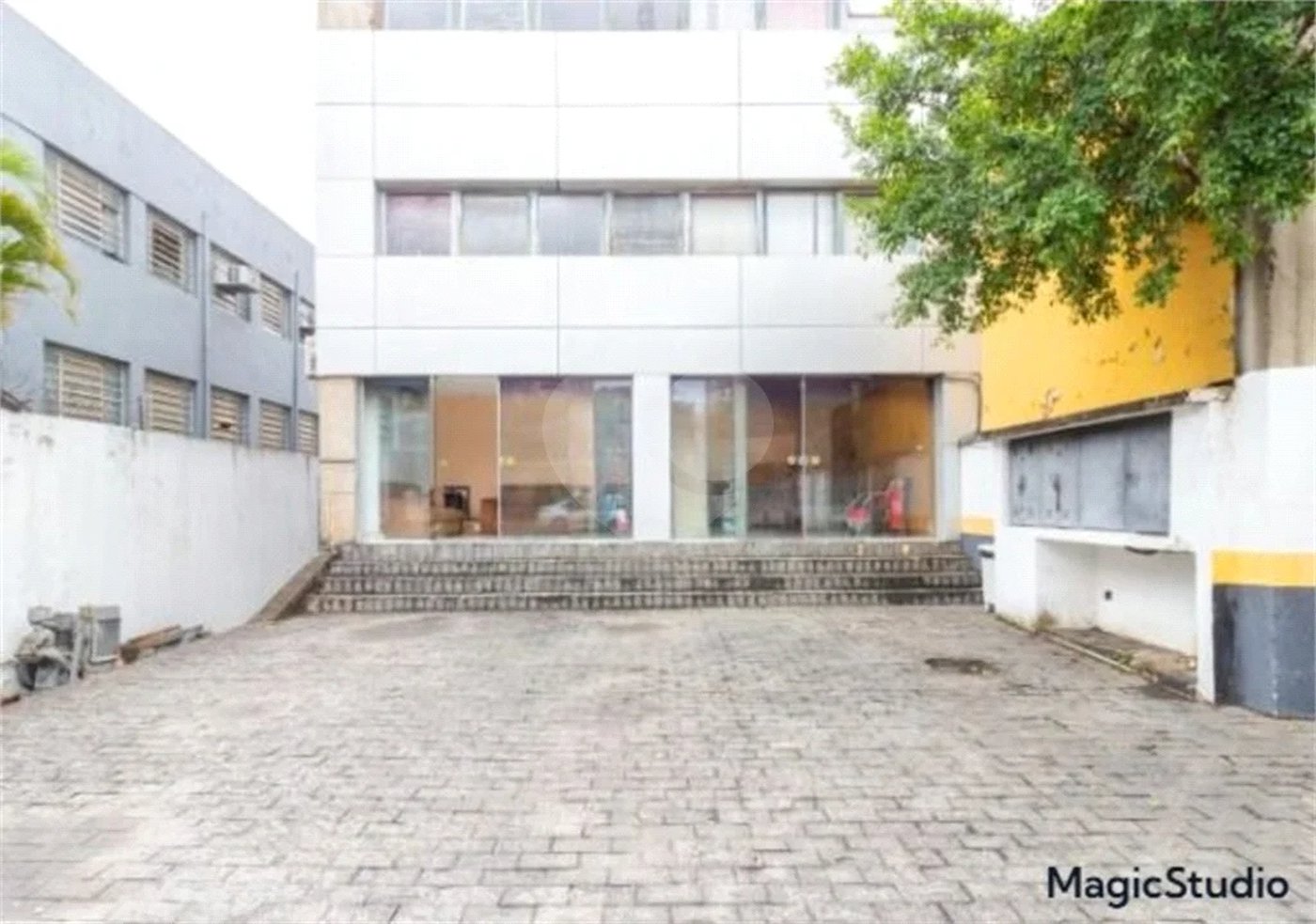 Prédio com 911m² , disponível para venda ou locação na Av. Washingtonís , em Santo Amaro.
