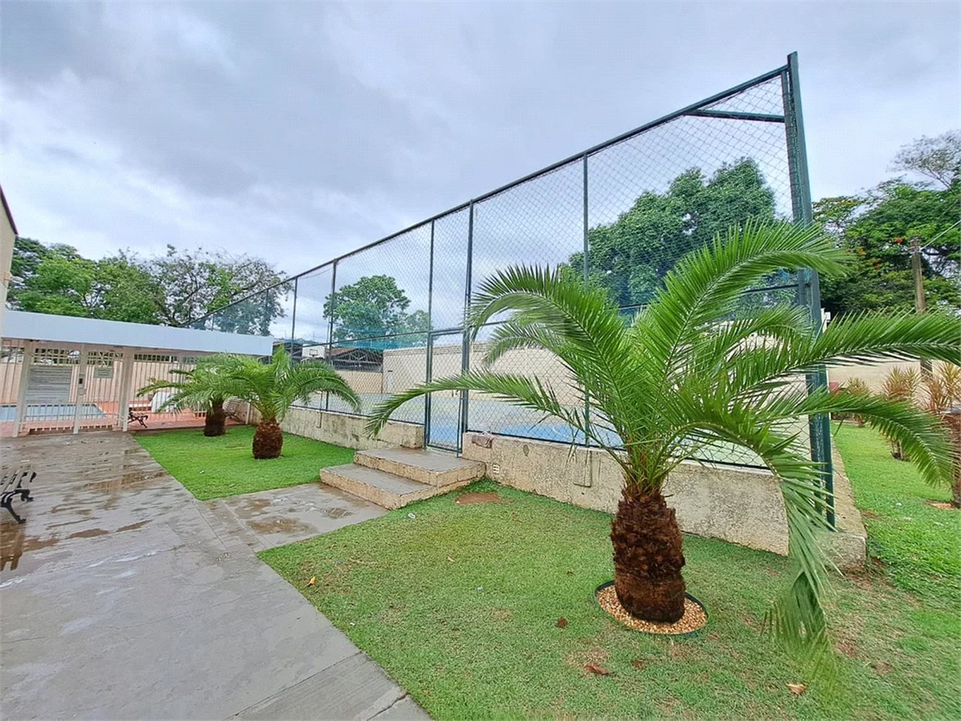 Apartamento com 02 quartos MOBILIADO com varanda e lazer !