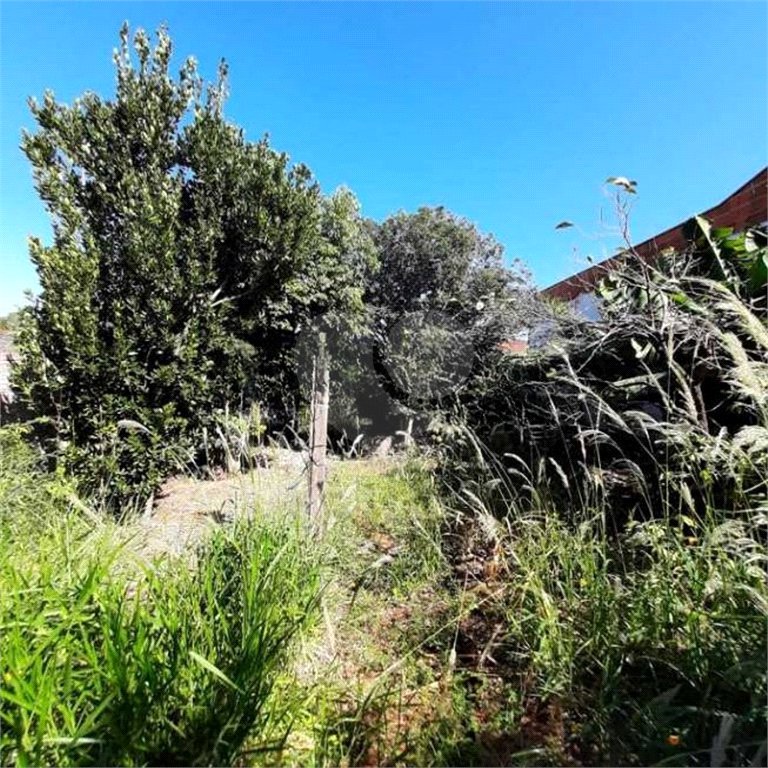 Terreno com 400,00 m² no Centreville.