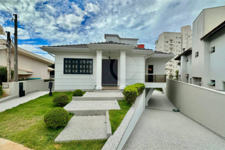 Casa a venda no Parque Faber Castell I