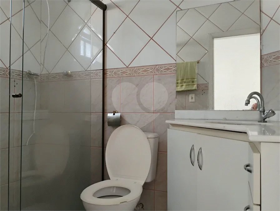 Vende-se sobrado de 3 andares na Vila Santa Catarina