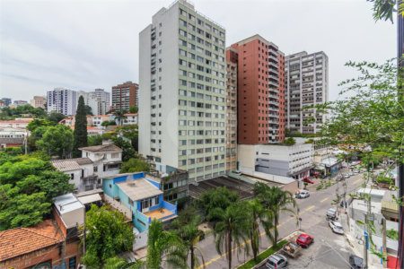 Imóvel 168m² Idea Zarvos com 3 suites, varanda na frente e na suíte, piscina, academia e 3 vagas Vila Madalena.