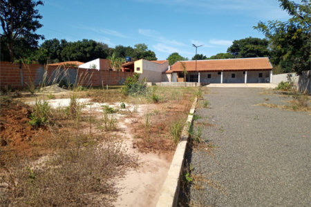 Maravilhosa chácara no Aracê de Santo Antonio recém construída, com uma construção de 230m²