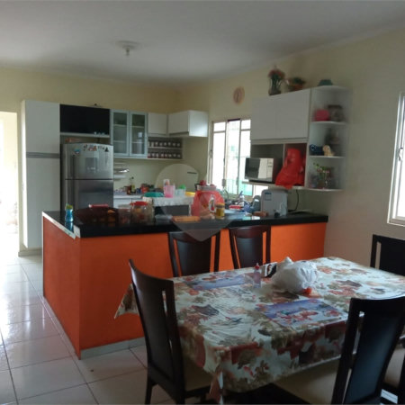Casa térrea no Cidade Aracy .