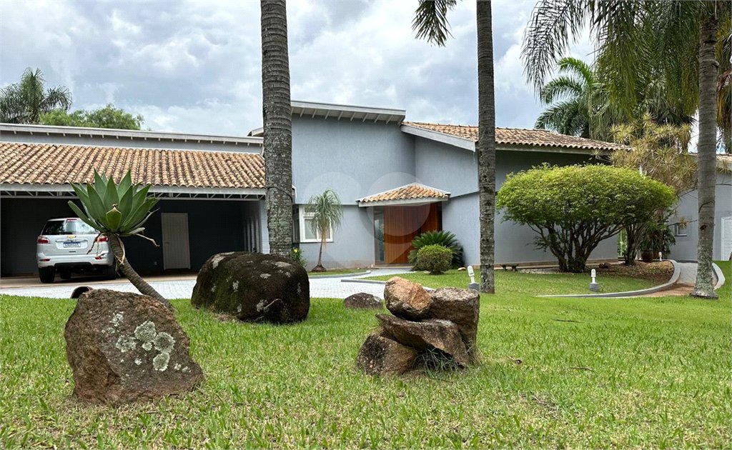 Chácara no Condomínio Vale das Laranjeiras em Indaiatuba SP - Venda - R$ 3,600.000,00 - Locaçao - R$ 30.000,00 mais encargos - Linda, espaçosa, aconchegante, acabamento de alto padrão em rua tranquila e arborizada, em um dos Condomínios mais valorizados de Indaiatuba. Com fácil acesso as principa
