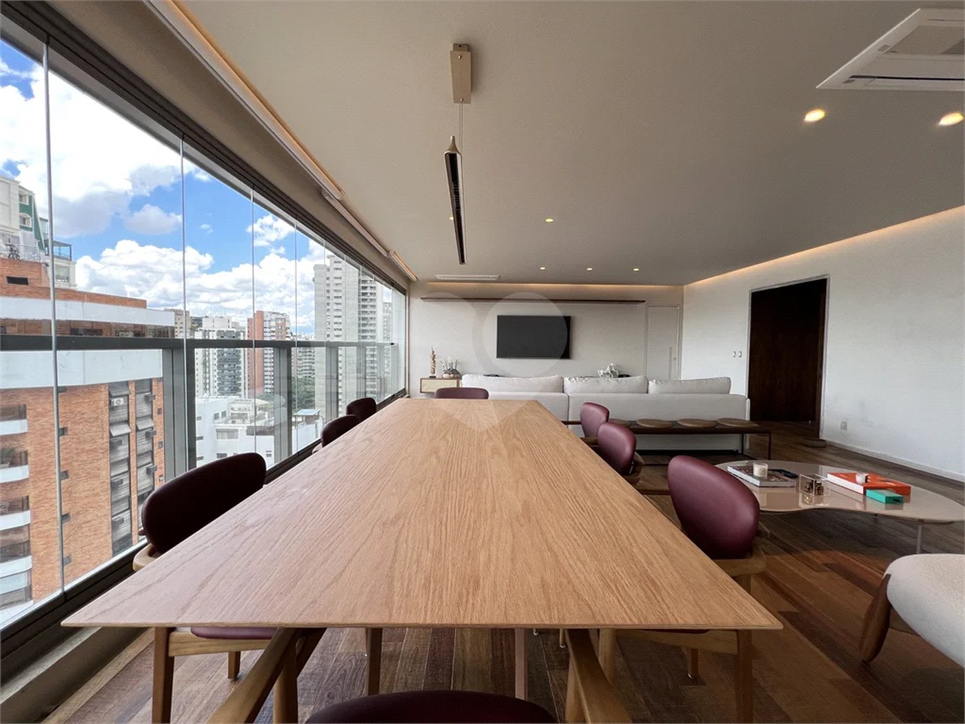 Apartamento de Alto Padrão próximo à Praça Pereira Coutinho