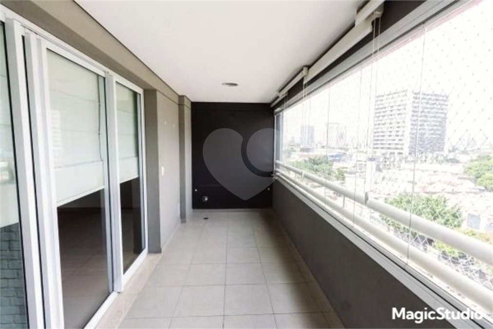 Apartamento com 66m², 2 dormitórios, 1 vaga de garagem, à venda na Barra Funda.
