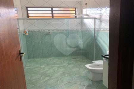 Casa à venda com 4 quartos, sendo 1 suíte, em Jardim Cruzeiro do Sul, São Carlos, SP