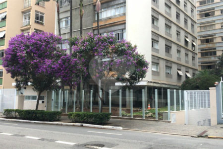 Apartamento à venda no bairro Bela Vista.