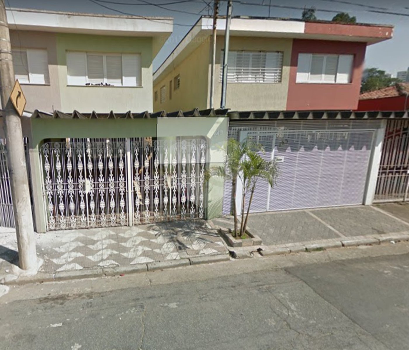 Sobrado à venda no Tremembé, 3 dormitorios com armários, sala ampla, cozinha com armários, 2 vagas , otima localização