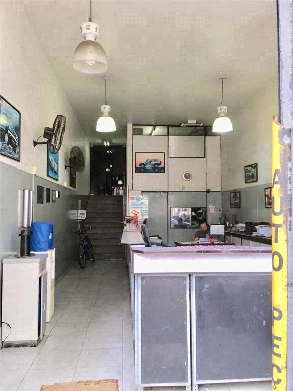 Prédio Comercial na Rua Domingos de Morais-multicomércio - proximo ao largo Ana Rosa.