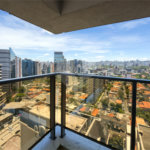 Apartamento de 03 dormitórios sendo 02 suítes com 02 vagas de garagem.