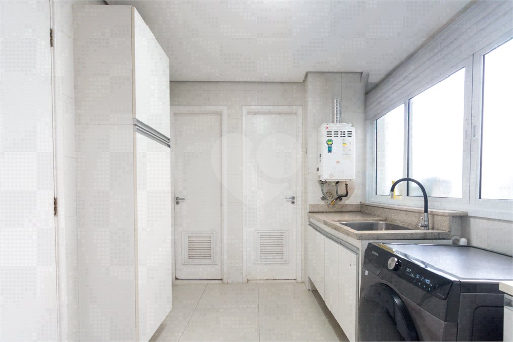Apartamento à venda com 4 quartos, sendo 2 suítes, em Brooklin, São Paulo, SP