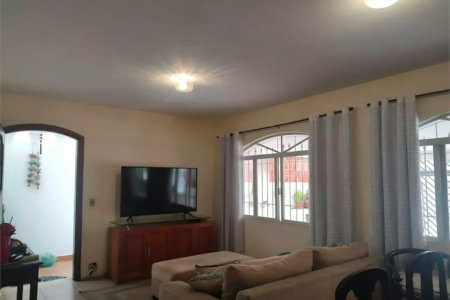 Sobrado à venda com 3 quartos, sendo 1 suíte, em Jardim Ester, São Paulo, SP