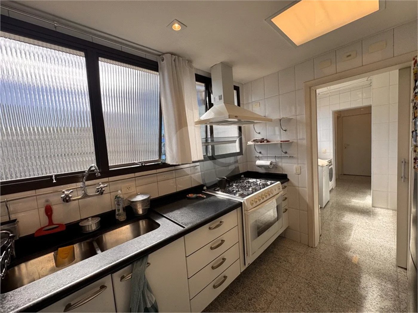 Higienópolis: Apartamento de 350 m2, 4 suítes, 5 vagas.