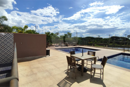Lote à Venda em São Carlos, no Condomínio Villeneuve I